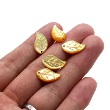 Prírodný Žltý Seashell Rezbárstvo Leaf Prívesok 10x16mm Robiť Atraktívne dámske Náhrdelníky Náušnice DIY Módne Šperky Príslušenstvo