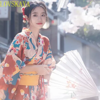 Tradičné Japonské Kimono na dámske Župany Spárované s Žltá Geisha Fáze Výkonu Fotografie Kostýmy